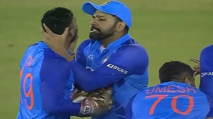 Rohit Sharma का गुस्सा सातवें आसमान पर था हुई तगड़ी बहस देखे यह Video