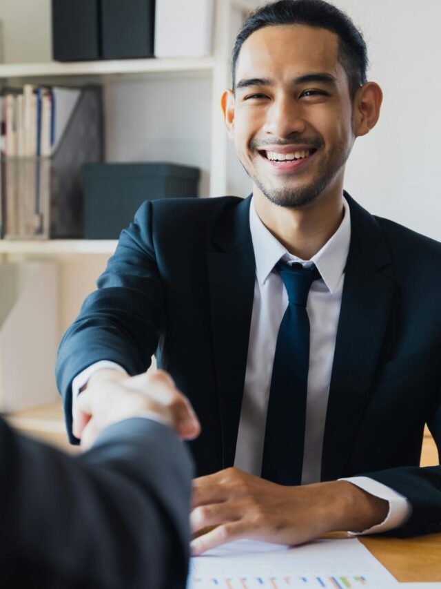 ऑफिस में ये गलतिया करने से अपके करियर को पहुचा सकता है नुकसान