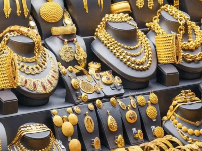 Gold Rate_ एक दिन में ₹3,600 से ज्यादा सस्ता हुआ गोल्ड Gold Rate: एक दिन में ₹3,600 से ज्यादा सस्ता हुआ गोल्ड