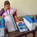 EVM से छेड़छाड़ पर चुनाव आयोग सख्त, बटन पर इत्र या गोंद लगाने पर होगी कड़ी कार्रवाई