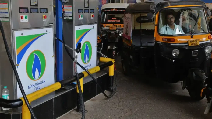 CNG फिर हुई महंगी, दिल्ली में कीमत ₹83.09 प्रति किलो पहुंची; मई में चौथी बार बढ़े दाम CNG फिर हुई महंगी, दिल्ली में कीमत ₹83.09 प्रति किलो पहुंची; मई में चौथी बार बढ़े दाम