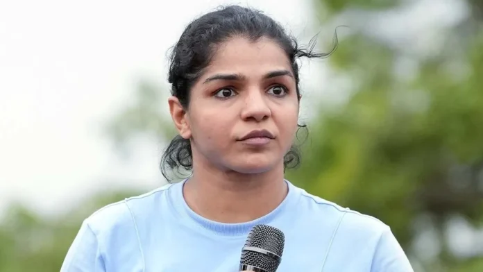 Vinesh Phogat के सपोर्ट में उतरीं Sakshi Malik