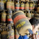1 जून से महंगा हुआ कॉमर्शियल LPG सिलेंडर, 53.50 रुपये तक बढ़े दाम