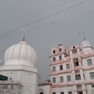 मंदिर की प्राचीन छड़ियों से एक किलो चांदी चोरी करने वाले महंत और सुनार गिरफ्तार